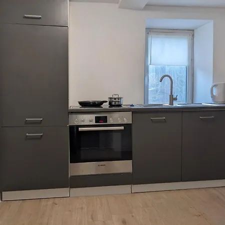 4 Persons In De Eifel * Baustert